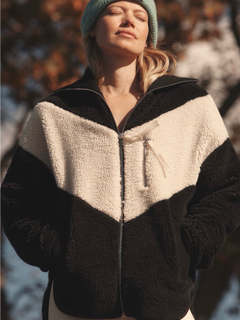 Varley Corson Sherpa Jacket - Black & Cream Chevron - Picture 2 of 13